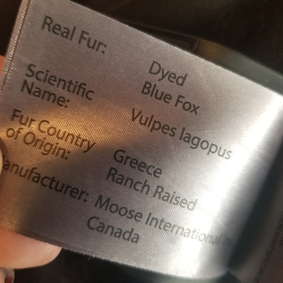 Womans FUR Mooseknuckle Jacket - Picture 4 of 7